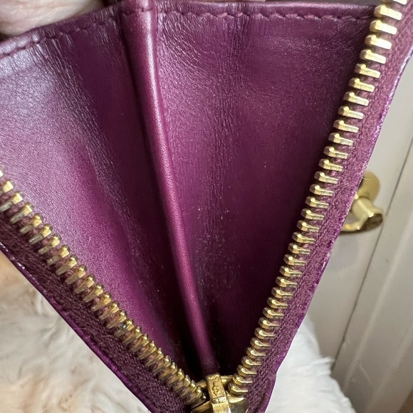 MIU MIU CROCK EMBOSSED PURPLE LEATHER WALLET - Picture 11 of 14